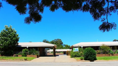 Tooleybuc Motel - Tourism Caloundra 1
