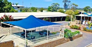 Tooleybuc Motel - Tourism Caloundra 2