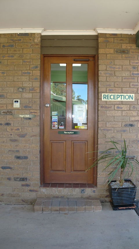 Tooleybuc Motel - Tourism Caloundra 3