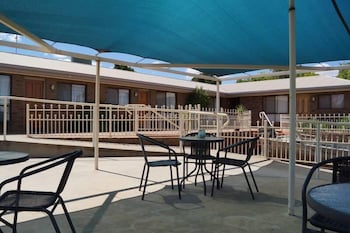 Tooleybuc Motel - Tourism Caloundra 0