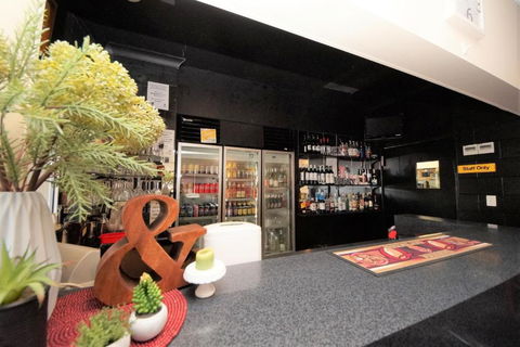 Parkside Motel - Tourism Caloundra 3