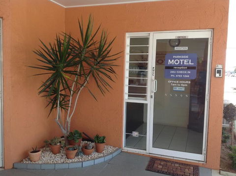 Parkside Motel - Tourism Caloundra 1