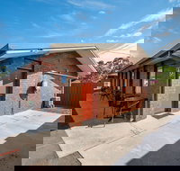 Golden Country Motel  Caravan Park - Tourism Caloundra