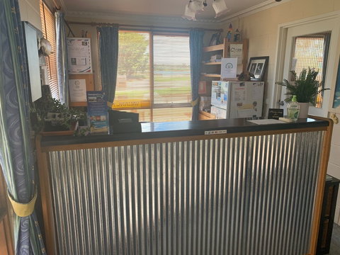 Cunningham Shore Motel - Tourism Caloundra 4