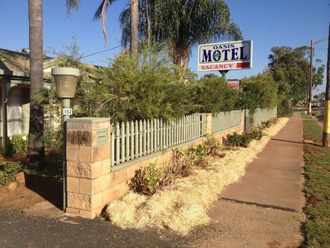 Oasis Motel Peak Hill - Tourism Caloundra 4