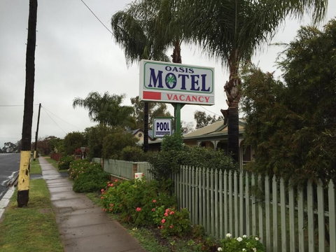 Oasis Motel Peak Hill - Tourism Caloundra 1