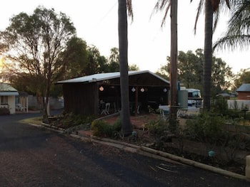 Oasis Motel Peak Hill - Tourism Caloundra 3