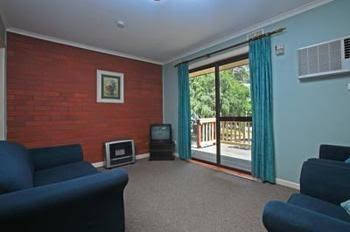 Kingsway Holiday Flats & Gariwerd House. - Tourism Caloundra 0