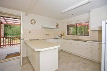 Kingsway Holiday Flats & Gariwerd House. - Tourism Caloundra 5