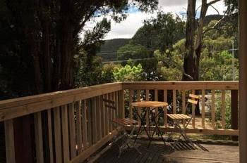 Kingsway Holiday Flats & Gariwerd House. - Tourism Caloundra 3