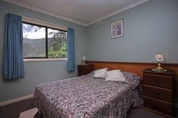 Kingsway Holiday Flats & Gariwerd House. - Tourism Caloundra 1