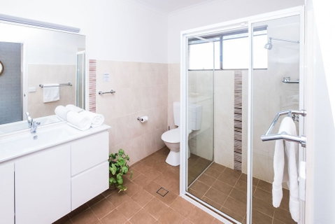 Mollymook Seascape Motel & Apartments - Tourism Caloundra 5