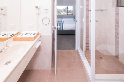 Mollymook Seascape Motel & Apartments - Tourism Caloundra 2