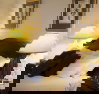 Cobb  Co Court Boutique Hotel - Tourism Caloundra