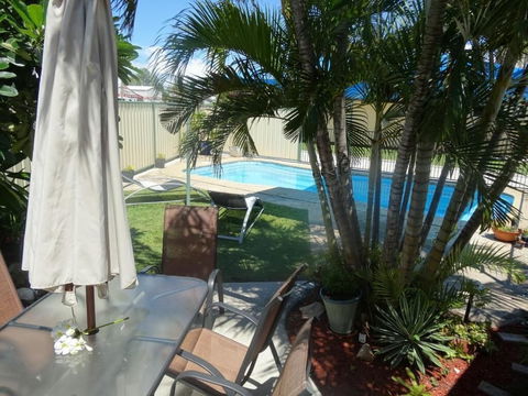 The Pearly Shell Motel - Tourism Caloundra 2