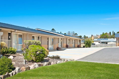 Bega Village Motor Inn - Tourism Caloundra 1