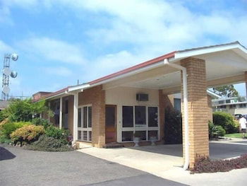 Bega Village Motor Inn - Tourism Caloundra 2