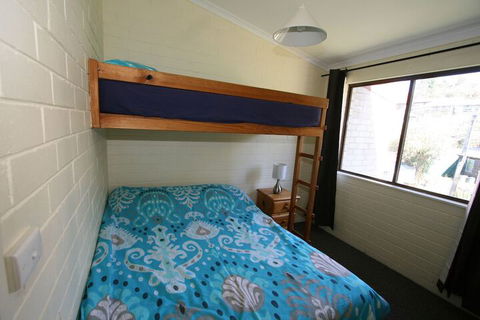 Alpha Centauri Townhouses - Tourism Caloundra 1