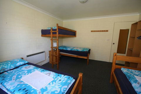 Alpha Centauri Townhouses - Tourism Caloundra 5