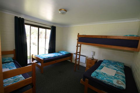 Alpha Centauri Townhouses - Tourism Caloundra 4