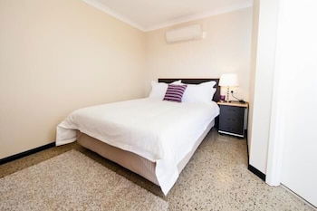 Capricorn Village - Tourism Caloundra 1