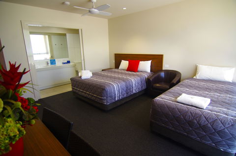 Jane Eliza Motor Inn - Tourism Caloundra 5