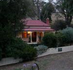 Sinnamons Cottage - Tourism Caloundra