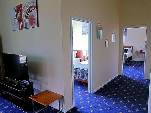 The Wharf Hotel Wynyard - Tourism Caloundra 1