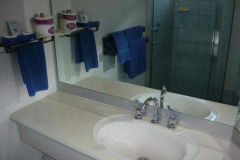Bridge Motel - Tourism Caloundra 2