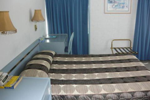 Bridge Motel - Tourism Caloundra 5