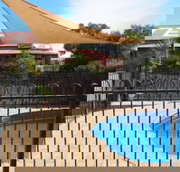 Golden Guitar Motor Inn - Tourism Caloundra