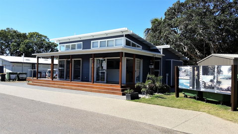 Agnes Water Beach Holidays - Tourism Caloundra 1