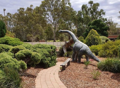 Tooleybuc Club Motor Inn - Tourism Caloundra 1