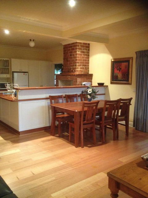 Bessies Cottage - Tourism Caloundra 6