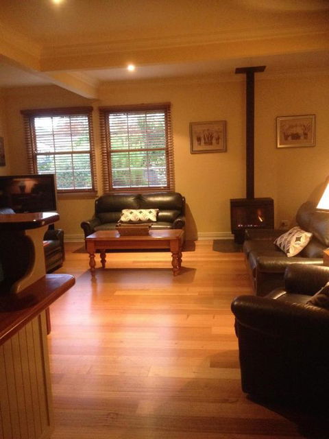 Bessies Cottage - Tourism Caloundra 1
