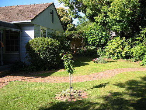 Bessies Cottage - Tourism Caloundra 4