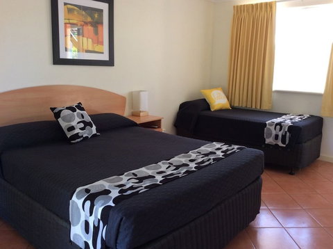 Pelican's Nest - Tourism Caloundra 6