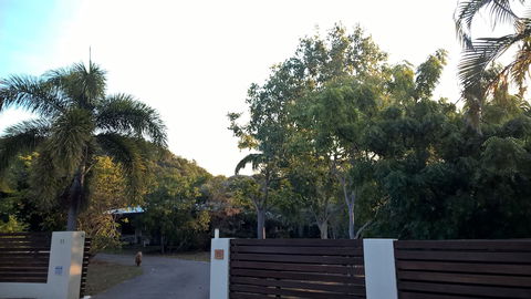 Magnetic Island Bed And Breakfast - Tourism Caloundra 0