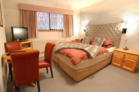 Hotel Pension Grimus - Tourism Caloundra 4