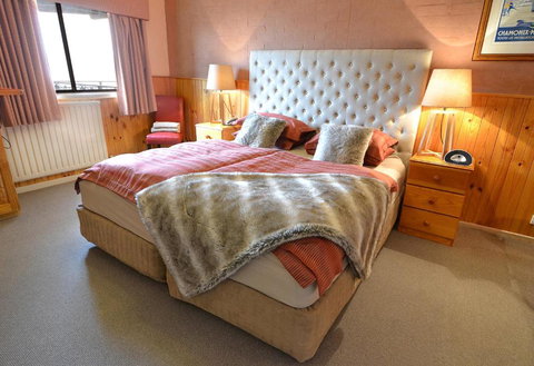 Hotel Pension Grimus - Tourism Caloundra 6