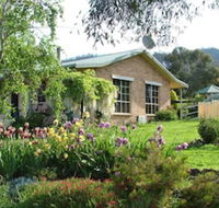Halls on Falls Homestead - Tourism Caloundra
