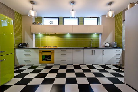 Retro House - Tourism Caloundra 5