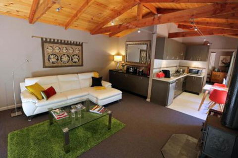 Mirkwood Forest Self Contained Spa Cottages - Tourism Caloundra 0