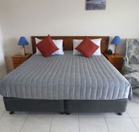 Airlie Court Units - Tourism Caloundra