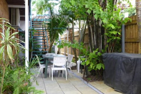 Airlie Court Units - Tourism Caloundra 5