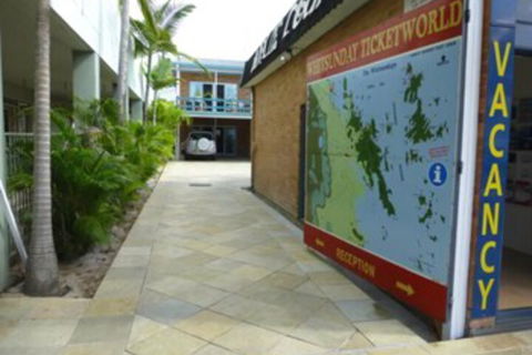 Airlie Court Units - Tourism Caloundra 2