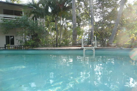 Beachside Holiday Units - Tourism Caloundra 2