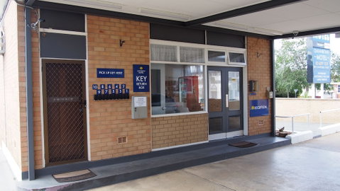 Queanbeyan Motel - Tourism Caloundra 1