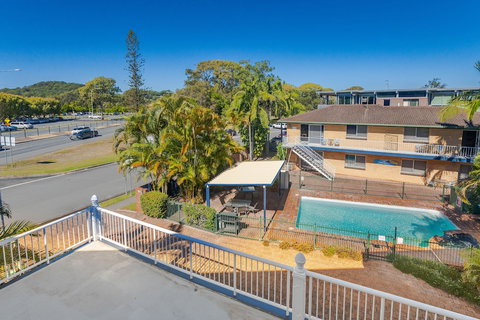 Red Star Hotels Palm Beach - Tourism Caloundra 2