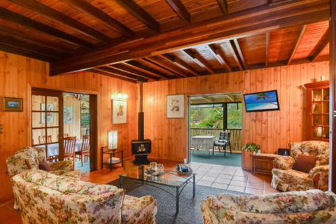 Peppertree Cottage - Tourism Caloundra 3